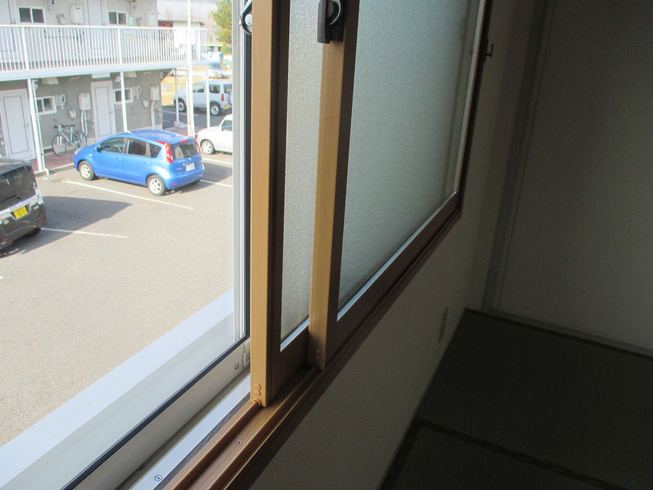 和室内窓設置します