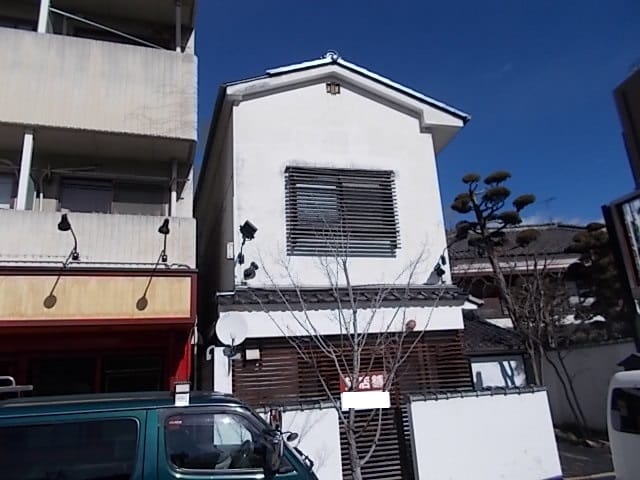 女鳥羽川側より