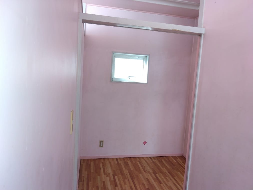 店舗の更衣室、1階