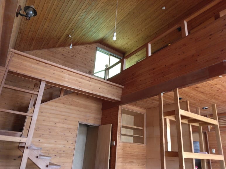 階段、2階から3階へ