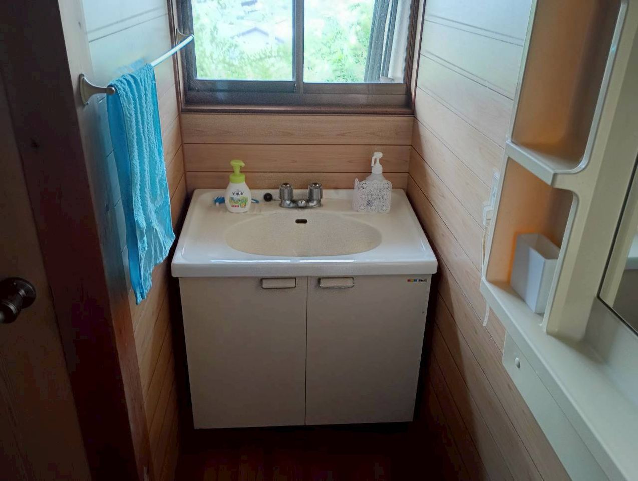 1階トイレ横洗面