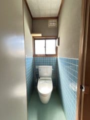 1階トイレ:トイレが2箇所なので、大家族や来客の際にも安心です。