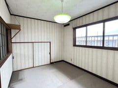 6帖の洋室です。家具の配置がしやすい間取りで、落ち着いた雰囲気の空間です。