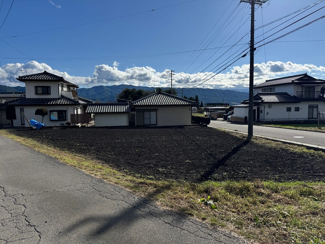 北西角から南東に向かって撮影