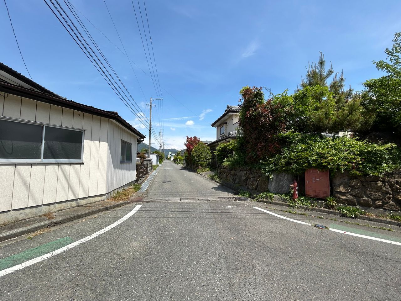 前面道路含む外観
