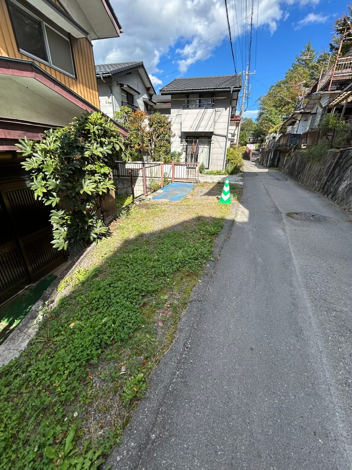 敷地内