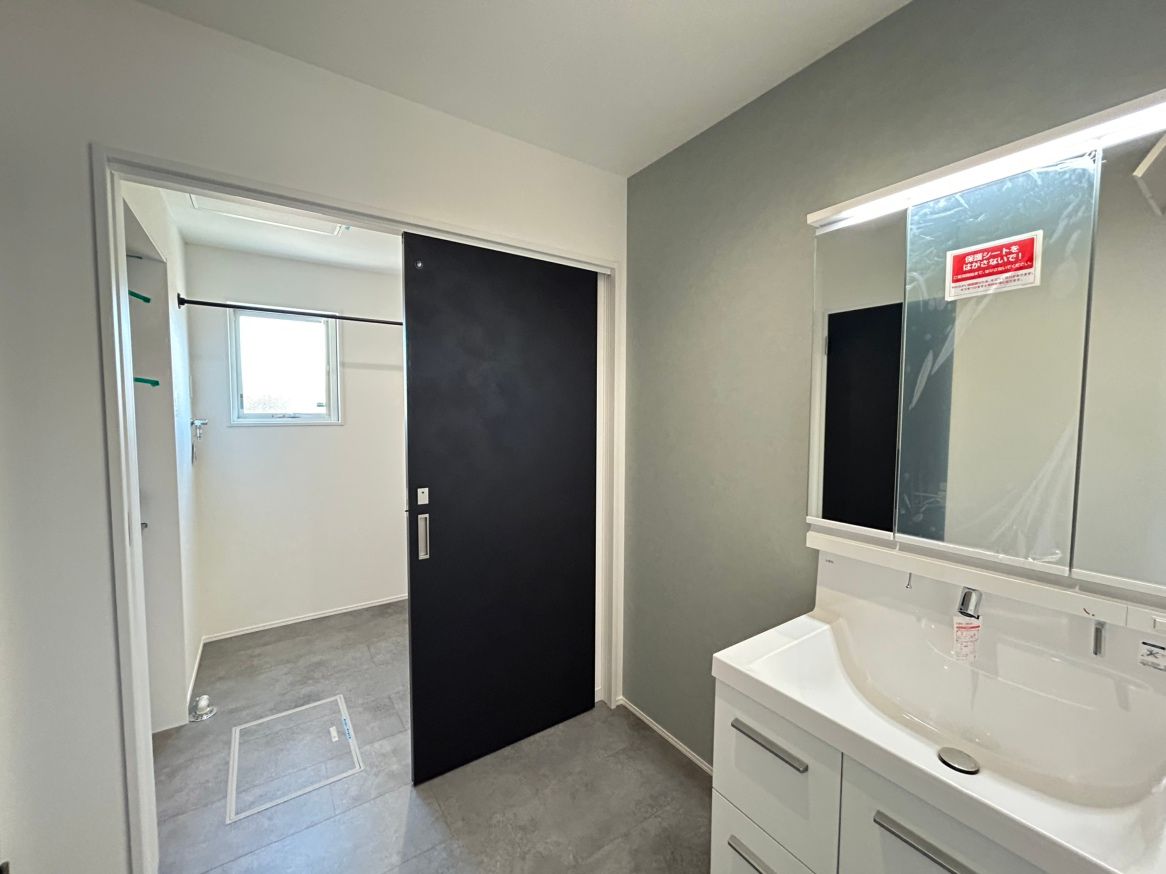 収納豊富で機能性に優れた洗面化粧台。