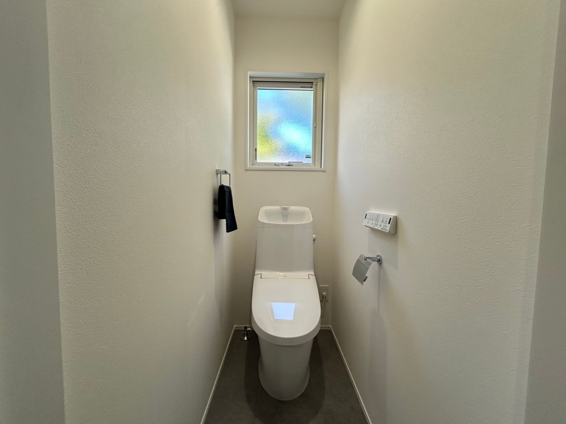 清掃しやすいフチなし形状で快適かつ衛生的な空間です。