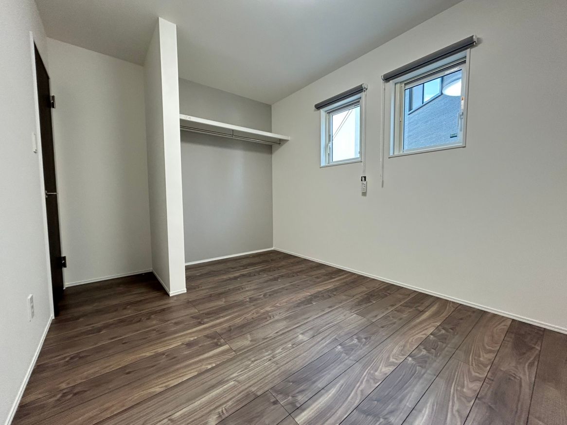 それぞれの個室にも収納スペースを設置。