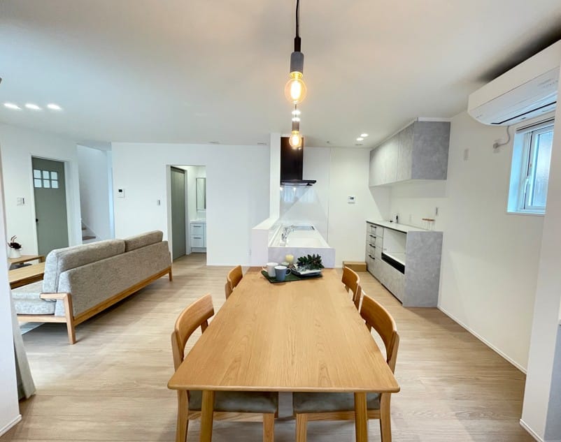 ペンダントライトが素敵なダイニング