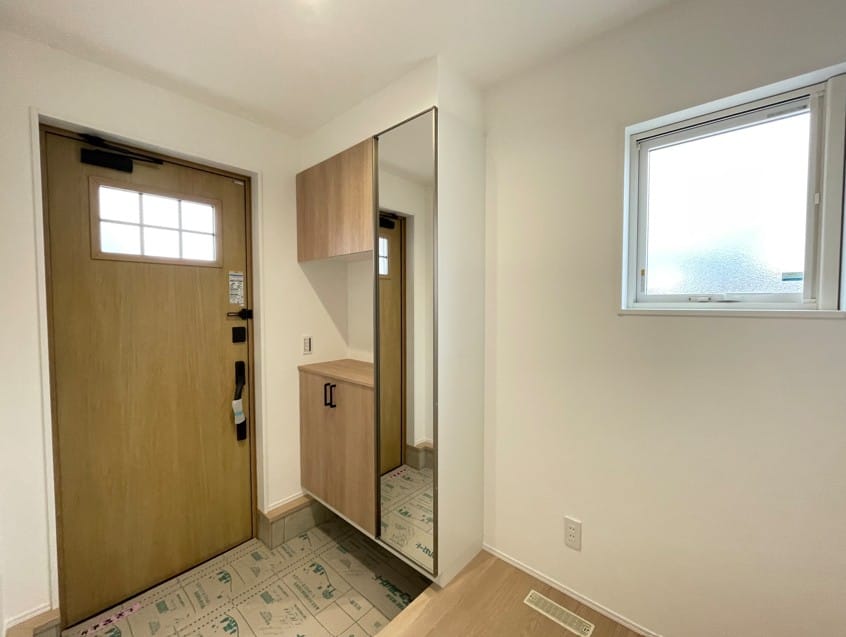 玄関収納は靴50足収納可能