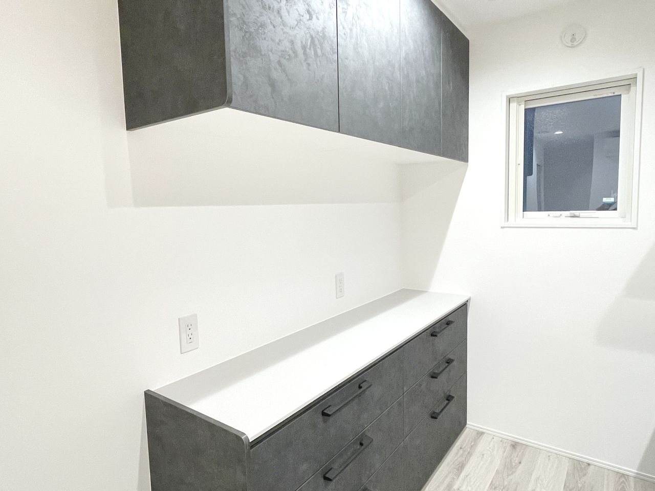 キッチンカップボード