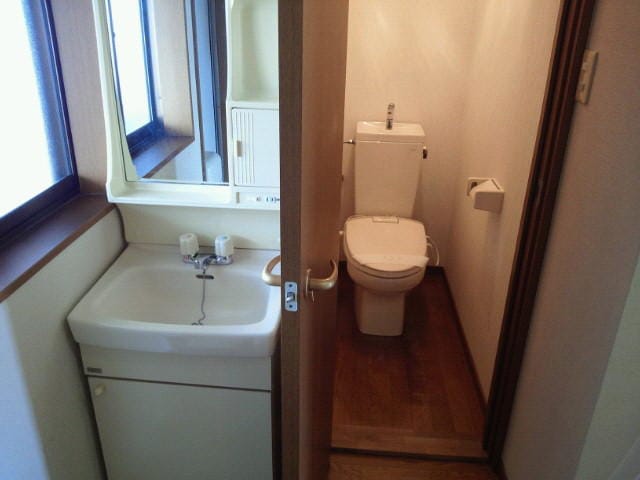 洗面台とトイレ