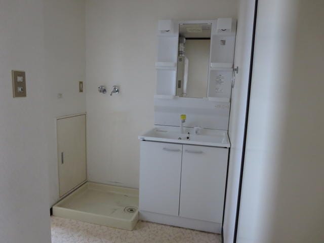 2017年5月に洗面台取替。シャワーの切り替えもあるのでシャ