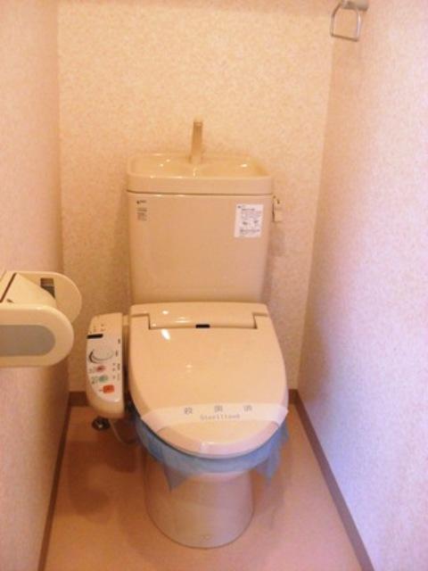 温水洗浄暖房便座です。