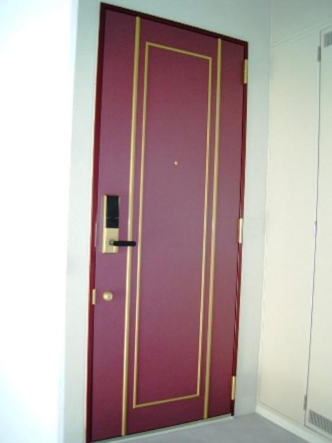 玄関ドア(デジタルオートロックキー)です。