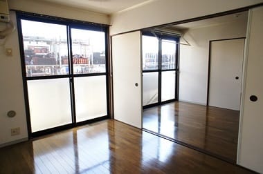 洋室南東二間