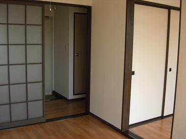 室内全体の感じです。