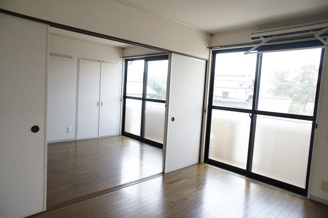 室内物干しが付いています。