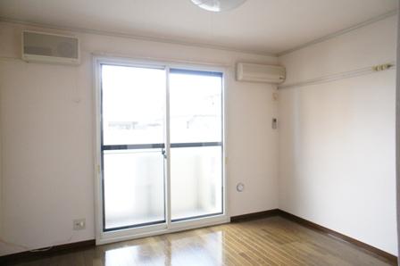 エアコン、空気清浄機が付いています。