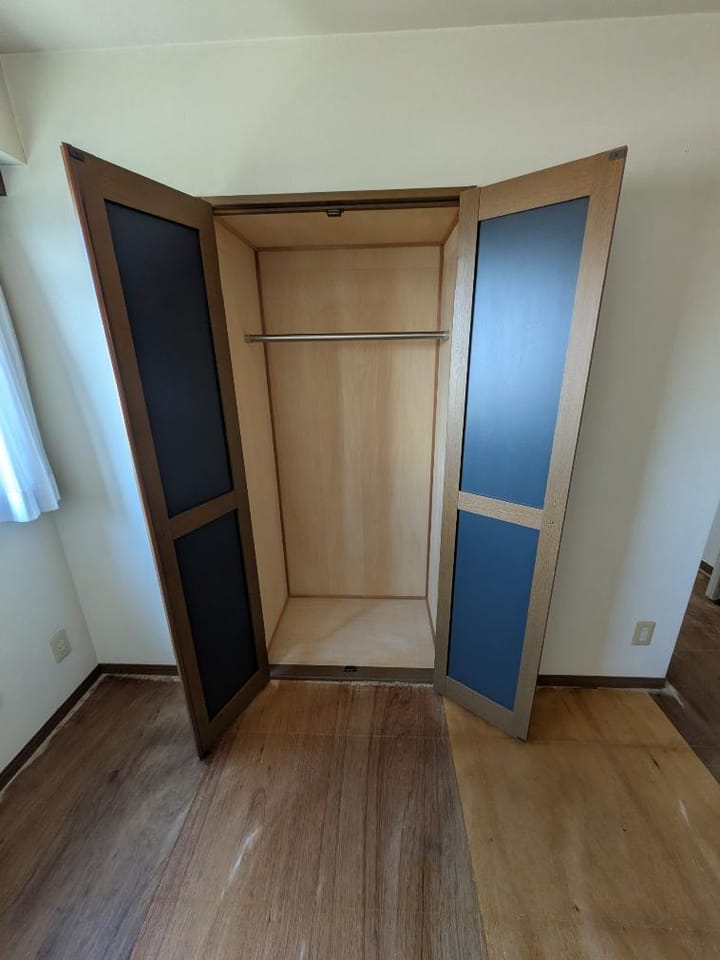 西側約5帖洋室収納