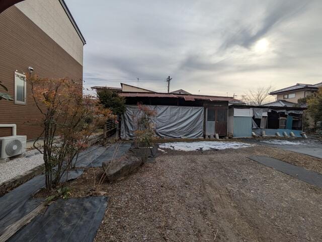 建物は売主負担にて解体後、更地渡しとなります。