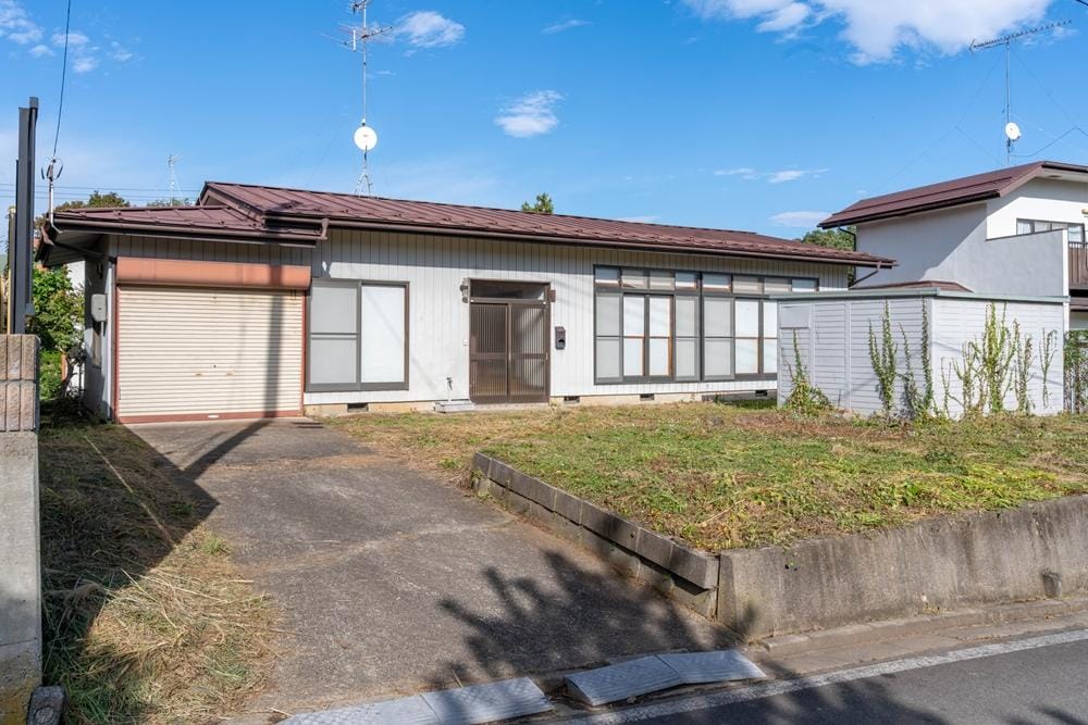 建物全体南側外観