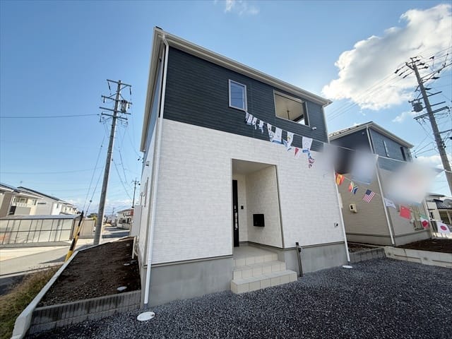 若槻小学校まで徒歩12分、北部中学校まで徒歩8分という学校の近さも魅力的ですね。