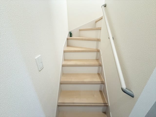 階段部分は手すりもついていますので、お子さんも安心してお使い頂けます。