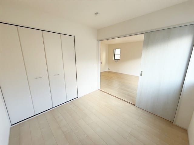 この部屋にいたお子さんが大きな声で、「お母さーん、それなにー?」