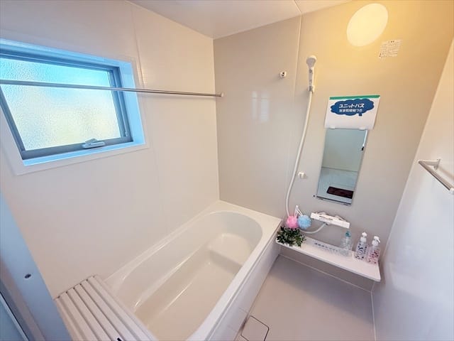 こんな広くて綺麗なお風呂に入れば、普段から長風呂のお父さんがさらに長風呂になっちゃいますね。