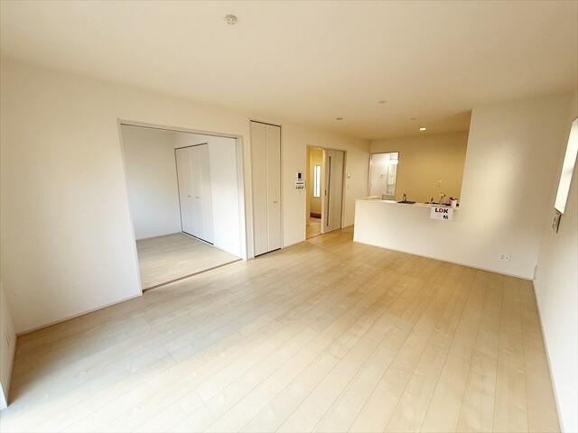 LDKは16帖の広さがございます。