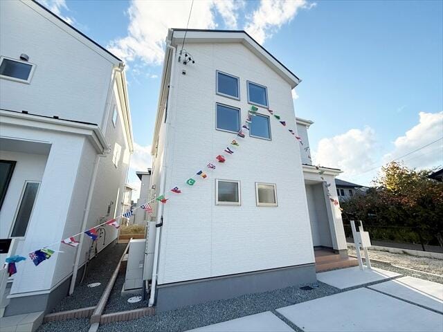 昭和小学校、川中島中学校学区内です。