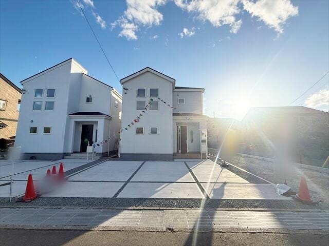 若干逆光気味になってしまってすみません。後光が射してる感じに