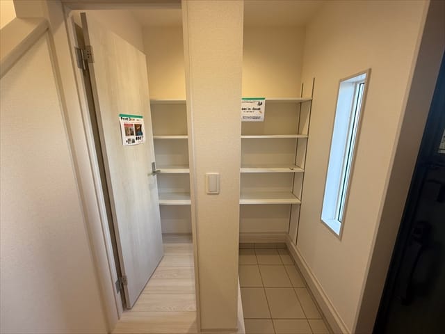 土足でもそうじゃなくても使えるシューズクロークという部分が私は気に入っております!