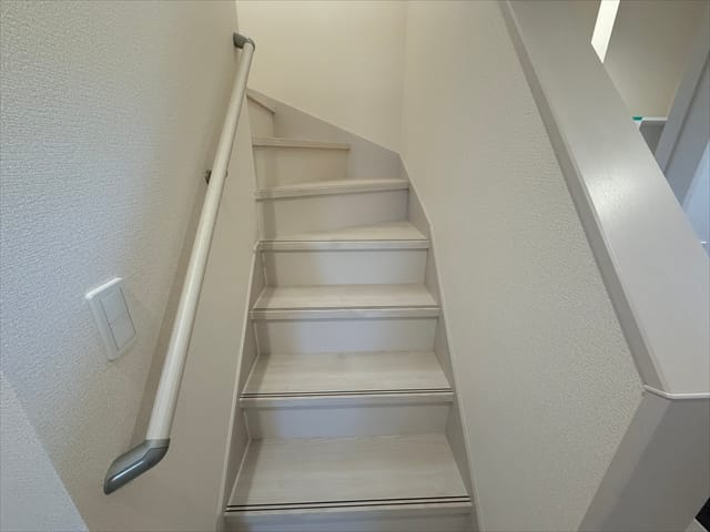 階段部分は手すりもついていますので、お子さんも安心してお使い頂けます。