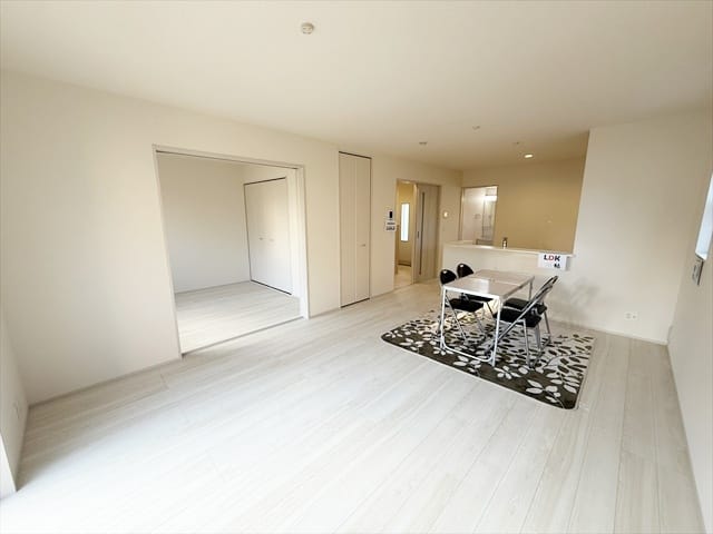 LDKは16帖の広さがございます。