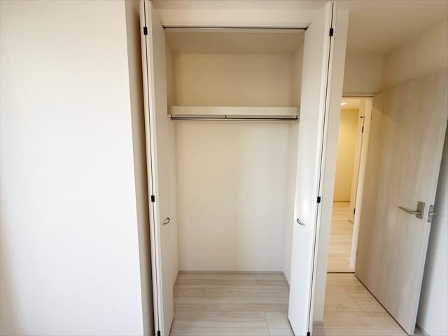 丈の長いコートなどもかけられるクローゼットです。