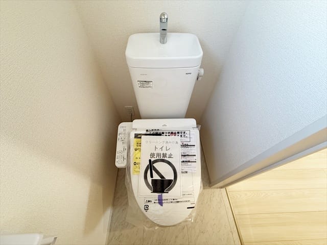 2階にもトイレがあるので、1階のトイレが埋まっていた場合も安心ですね。