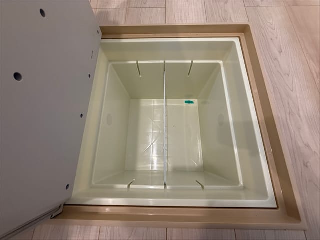 じゃあ奥様はここに隠しておいたご主人様にもお子さんにも内緒の高級チョコレートでも食べましょう。