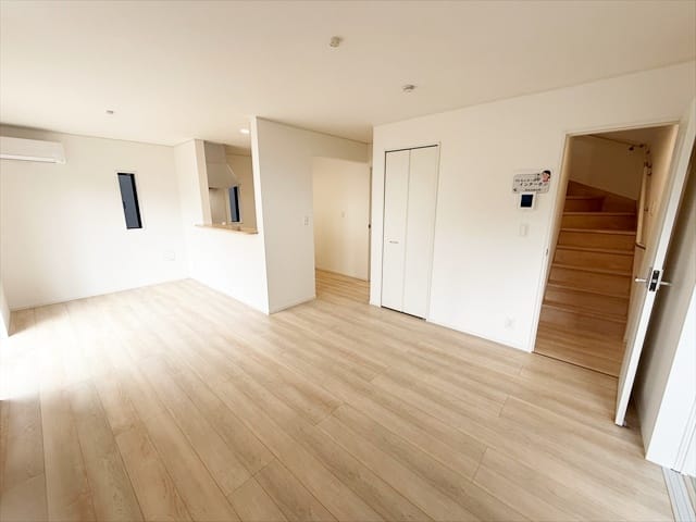 LDKは16帖の広さがございます。お子さんと鬼ごっこも出来ますね。