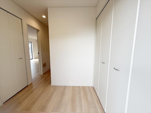 玄関スペースは横に広い設計になっていますので、みんなで並んで