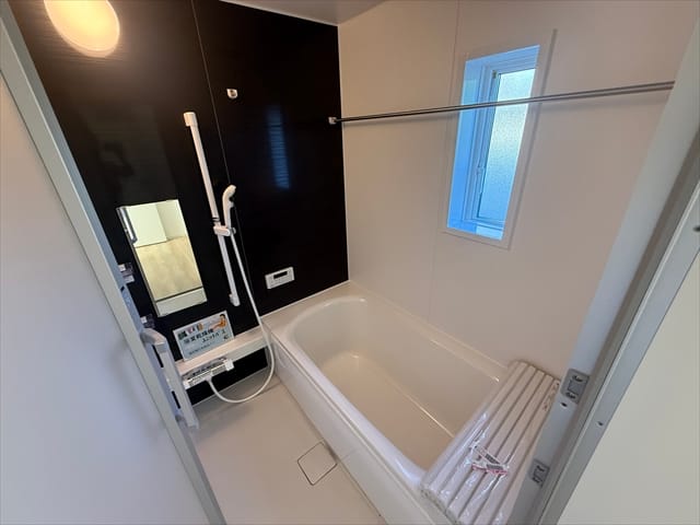 「お父さんがお風呂から出てこない!」これだけ広いお風呂ですので許してあげてください。