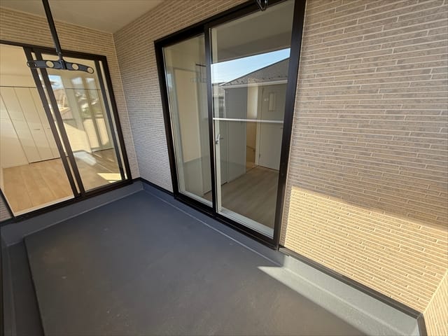 余談ですが日焼けをしたくて自宅のベランダで寝ている友人がいました。そいつもここなら楽だろうに・・・