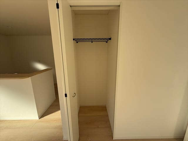 リビング収納もございます。開けたらお子さんが隠れていてびっくり!なんてこともありそうです・・・