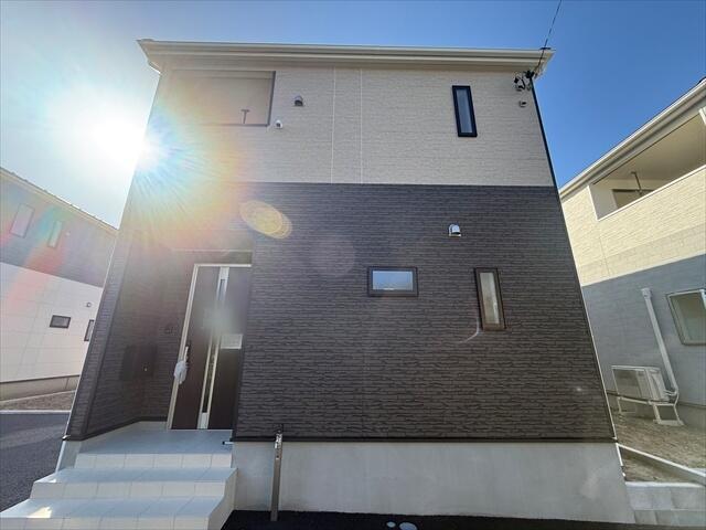 こちらも若干逆光気味ですね。申し訳ございません。