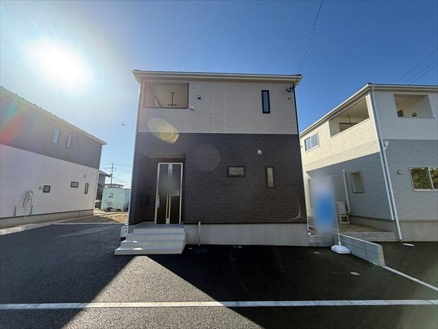 協定通路から見た外観の様子です。他の棟とも違う素敵なデザイン