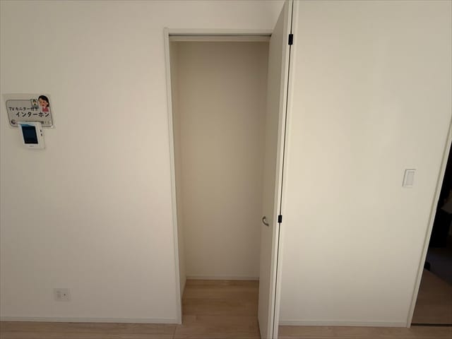 リビング収納もございます。開けたらお子さんが隠れていてびっくり!なんてこともありそうです・・・