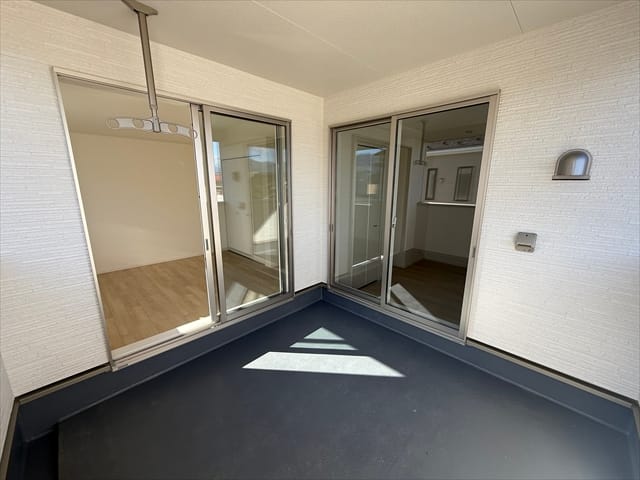 余談ですが日焼けをしたくて自宅のベランダで寝ている友人がいました。そいつもここなら楽だろうに・・・