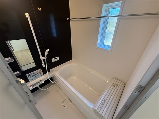 「お父さんがお風呂から出てこない!」これだけ広いお風呂ですので許してあげてください。